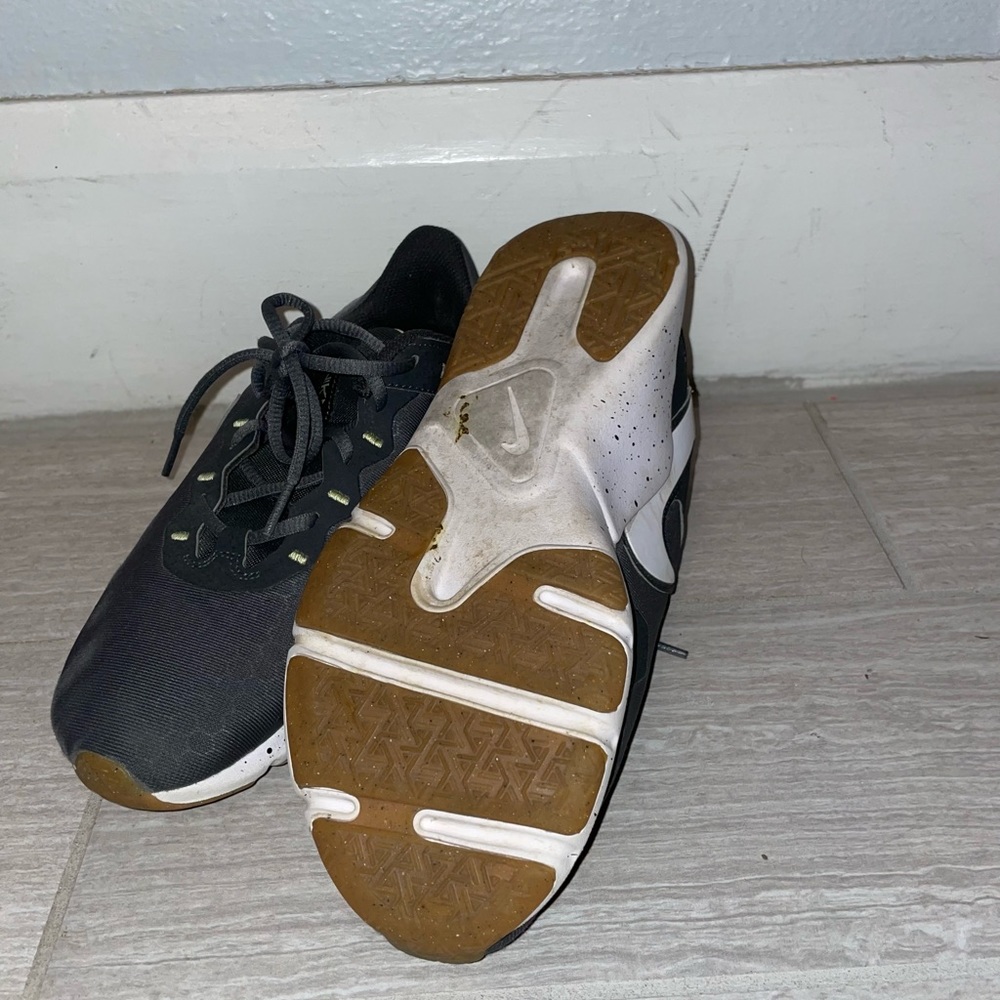 Men’s Nike legend essential 2 running shoes.